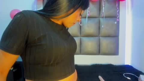 laura__js_ online show from 5, 11, 2025