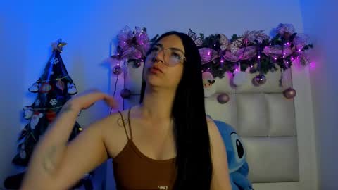 laura__js_ online show from 15, 12, 2025