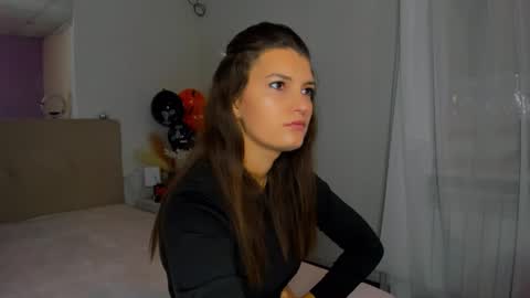 Laura online show from 2, 11, 2025