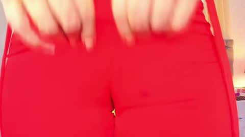 Snapshot of laura__martiinez chatting on 6, 2, 2026 online show from 6, 2, 2026