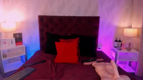 Snapshot of laura_bassi chatting on 12, 3, 2025 Laura Bassi online show from 12, 3, 2025