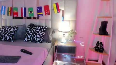 Snapshot of laura_dicardy chatting on 17, 6, 2026 laura_dicardy online show from 17, 6, 2026