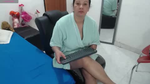 laura_foxx2379 online show from 14, 10, 2025