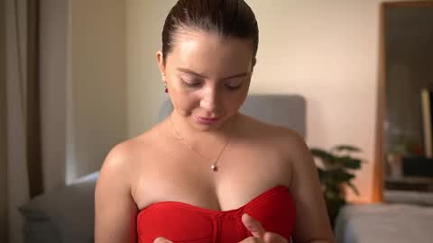 Snapshot of laura_lee chatting on 29, 3, 2026 Laura Lee. online show from 29, 3, 2026