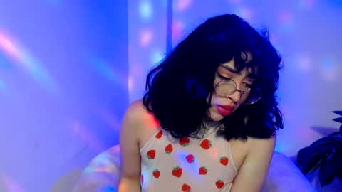 Snapshot of laura_pink01 chatting on 7, 2, 2025 laura_pink01 online show from 7, 2, 2025