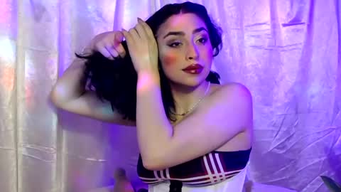 Snapshot of laura_pink01 chatting on 17, 2, 2025 laura_pink01 online show from 17, 2, 2025