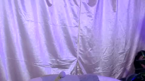 Snapshot of laura_pink01 chatting on 2, 3, 2025 laura_pink01 online show from 2, 3, 2025