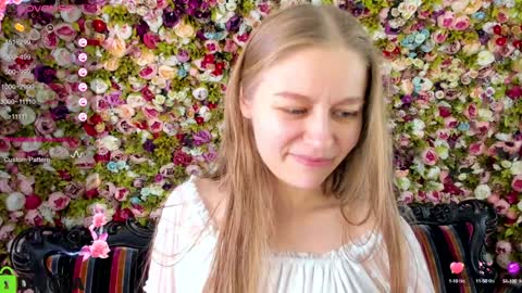 Snapshot of laura_pudd chatting on 11, 12, 2024 Laura online show from 11, 12, 2024