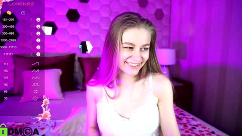 Snapshot of laura_pudd chatting on 2, 1, 2025 Laura online show from 2, 1, 2025