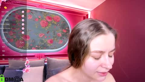 Snapshot of laura_pudd chatting on 12, 1, 2025 Laura online show from 12, 1, 2025