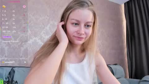 Snapshot of laura_pudd chatting on 3, 10, 2025 Laura online show from 3, 10, 2025