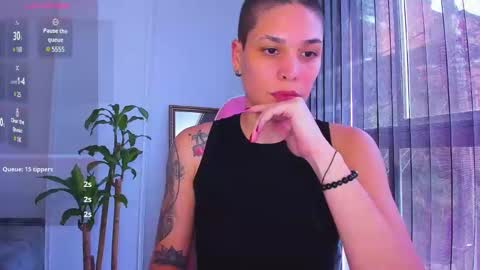 Snapshot of laura_r23 chatting on 28, 12, 2024 Laura Rose online show from 28, 12, 2024