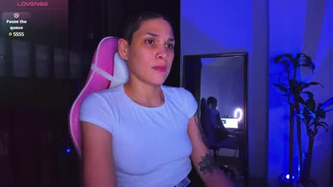 Snapshot of laura_r23 chatting on 8, 1, 2025 Laura Rose online show from 8, 1, 2025