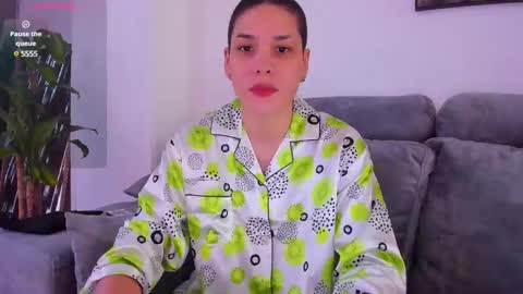 Snapshot of laura_r23 chatting on 11, 1, 2025 Laura Rose online show from 11, 1, 2025