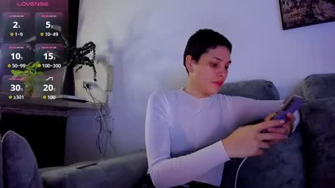 Snapshot of laura_r23 chatting on 10, 3, 2025 Laura Rose online show from 10, 3, 2025