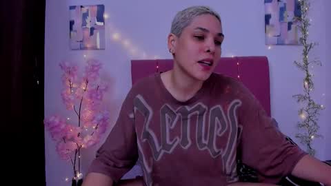 Snapshot of laura_r23 chatting on 18, 9, 2025 Laura Rose online show from 18, 9, 2025