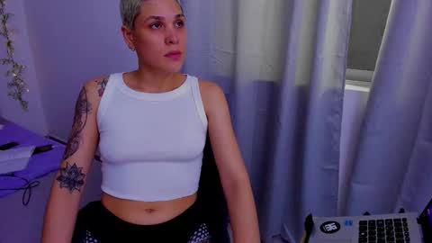 Snapshot of laura_r23 chatting on 21, 9, 2025 Laura Rose online show from 21, 9, 2025