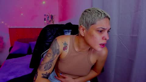 Snapshot of laura_r23 chatting on 2, 10, 2025 Laura Rose online show from 2, 10, 2025