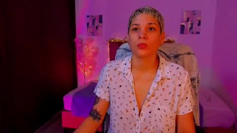 Snapshot of laura_r23 chatting on 13, 10, 2025 Laura Rose online show from 13, 10, 2025