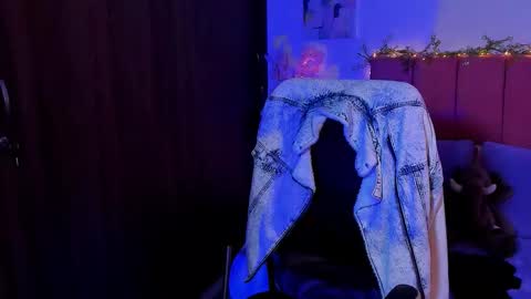 Snapshot of laura_r23 chatting on 15, 10, 2025 Laura Rose online show from 15, 10, 2025