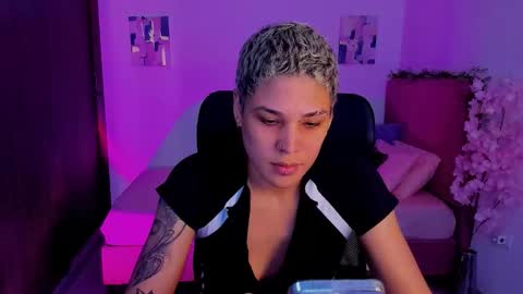 Laura Rose online show from 27, 10, 2025