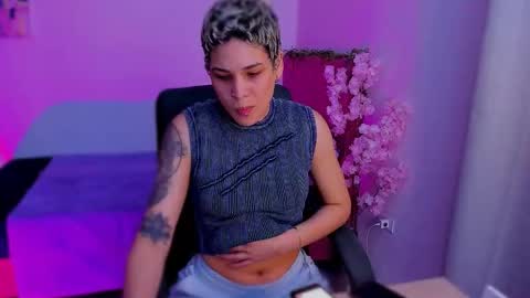 Laura Rose online show from 25, 11, 2025