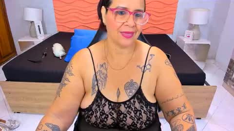 Snapshot of laura_riley chatting on 28, 3, 2026 Laura online show from 28, 3, 2026