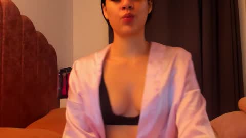 LAURA SOE online show from 29, 11, 2025