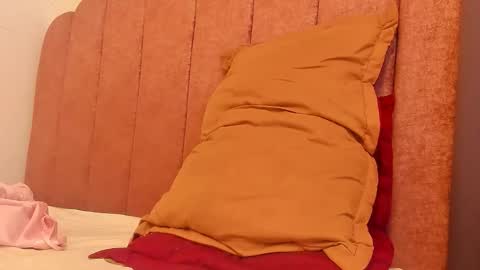 Snapshot of laura_soe chatting on 29, 3, 2026 LAURA SOE online show from 29, 3, 2026