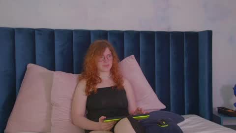 Snapshot of lauradennis chatting on 12, 5, 2026 Laura online show from 12, 5, 2026