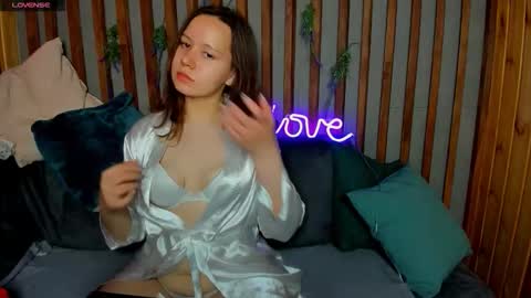 Snapshot of lauraellinss chatting on 23, 9, 2025 Laura online show from 23, 9, 2025