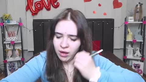 Snapshot of laurahlot chatting on 13, 2, 2025 LauraHlot online show from 13, 2, 2025