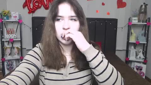 Snapshot of laurahlot chatting on 19, 2, 2025 LauraHlot online show from 19, 2, 2025