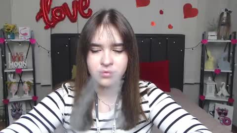 Snapshot of laurahlot chatting on 8, 3, 2025 LauraHlot online show from 8, 3, 2025