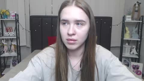 Snapshot of laurahlot chatting on 12, 9, 2025 LauraHlot online show from 12, 9, 2025