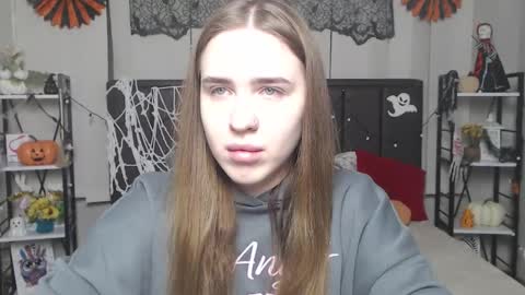 Snapshot of laurahlot chatting on 29, 10, 2025 LauraHlot online show from 29, 10, 2025