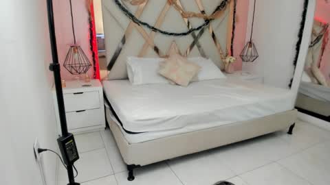 laura  online show from 18, 12, 2025