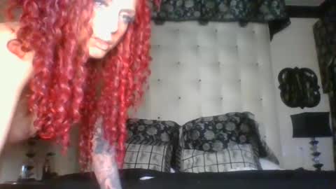 Snapshot of lauralye1983 chatting on 6, 2, 2025 Lilian Banks online show from 6, 2, 2025