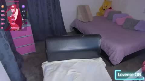 Laura Mayer online show from 26, 11, 2025