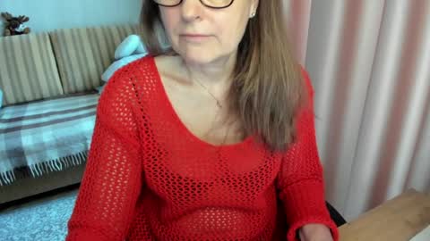 Snapshot of lauraoven1 chatting on 7, 3, 2026 Lauraoven1 online show from 7, 3, 2026