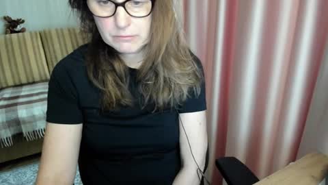 Snapshot of lauraoven1 chatting on 9, 3, 2026 Lauraoven1 online show from 9, 3, 2026