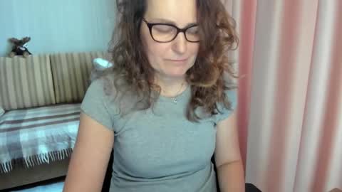 Snapshot of lauraoven1 chatting on 14, 3, 2026 Lauraoven1 online show from 14, 3, 2026