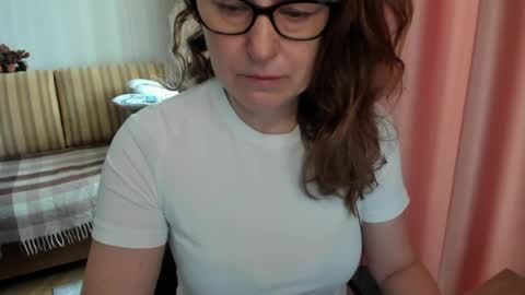 Snapshot of lauraoven1 chatting on 27, 3, 2026 Lauraoven1 online show from 27, 3, 2026