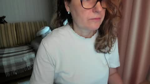 Snapshot of lauraoven1 chatting on 3, 4, 2026 Lauraoven1 online show from 3, 4, 2026