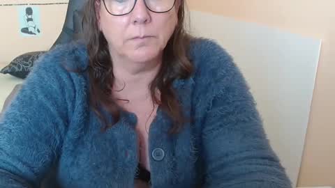 Snapshot of laureanne50 chatting on 4, 12, 2024 laureanne online show from 4, 12, 2024