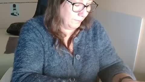 Snapshot of laureanne50 chatting on 7, 12, 2024 laureanne online show from 7, 12, 2024