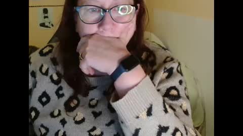 Snapshot of laureanne50 chatting on 12, 1, 2025 laureanne online show from 12, 1, 2025