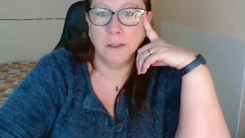 Snapshot of laureanne50 chatting on 10, 3, 2025 laureanne online show from 10, 3, 2025