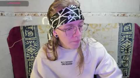 Snapshot of laureles6667 chatting on 3, 4, 2026 Laures666 online show from 3, 4, 2026