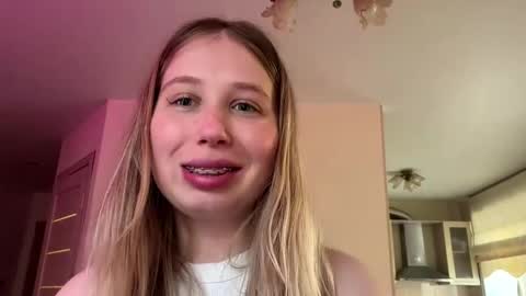 Snapshot of laurelpitney chatting on 23, 4, 2026 Chrissy online show from 23, 4, 2026